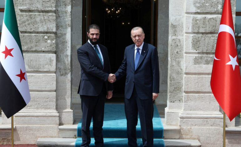 أردوغان يستقبل الشرع بإسطنبول في ثالث زيارة منذ توليه السلطة