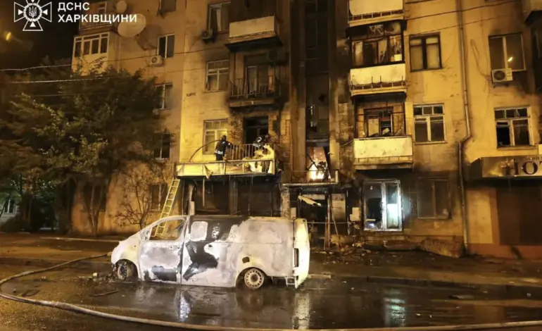أوكرانيا: هجوم بمسيرات روسية على كييف يشعل النيران في مبان سكنية