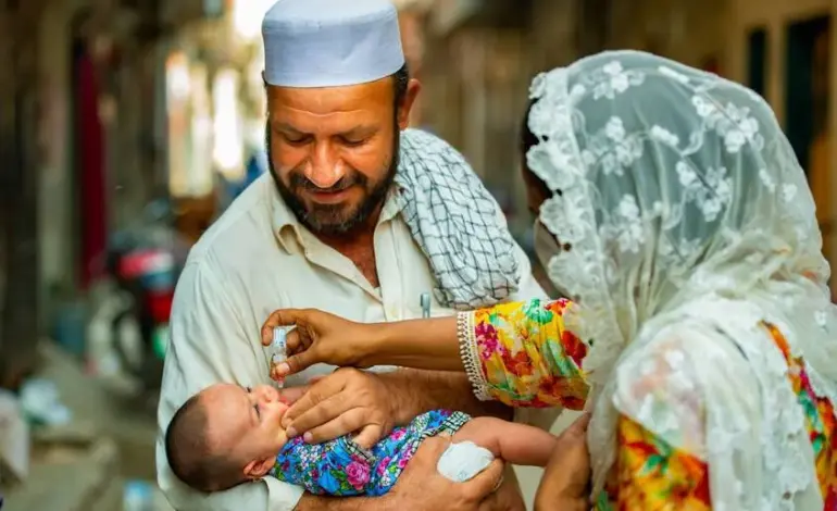 باكستان تطلق حملة التطعيم الوطنية الثالثة ضد شلل الأطفال لعام 2025