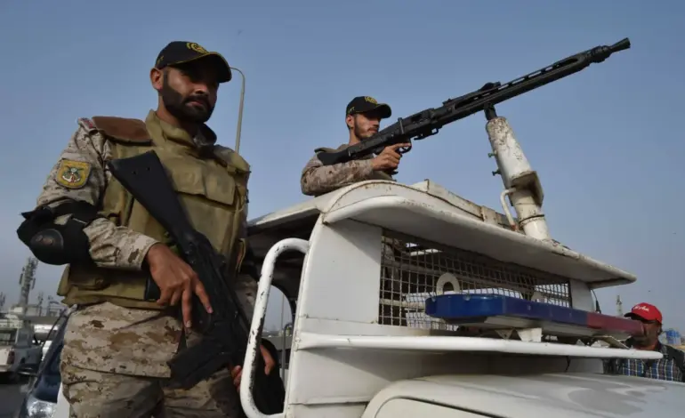 باكستان والهند تواصلان تبادل القصف في أسوأ تصعيد منذ عقود