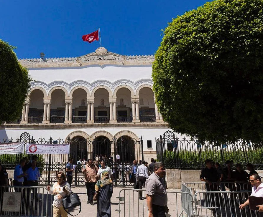 تونس: أحكام تصل إلى 12 عاماً ضد متهمين بدعم «داعش»