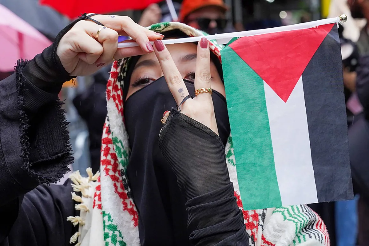 جامعة واشنطن توقف 21 طالباً عن الدراسة بسبب احتجاجات مؤيدة للفلسطينيين