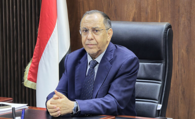 في حوار مع الجزيرة نت.. وزير الصناعة اليمني يحذر من كارثة اقتصادية ويتهم الحوثيين