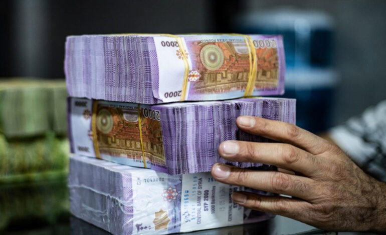 كيف ستؤثر مبادرة قطر لتمويل رواتب الموظفين على اقتصاد سوريا؟