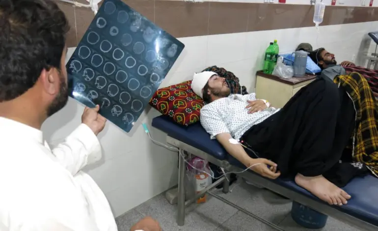 مقتل 4 أشخاص وإصابة 20 آخرين في انفجار بجنوب غربي باكستان