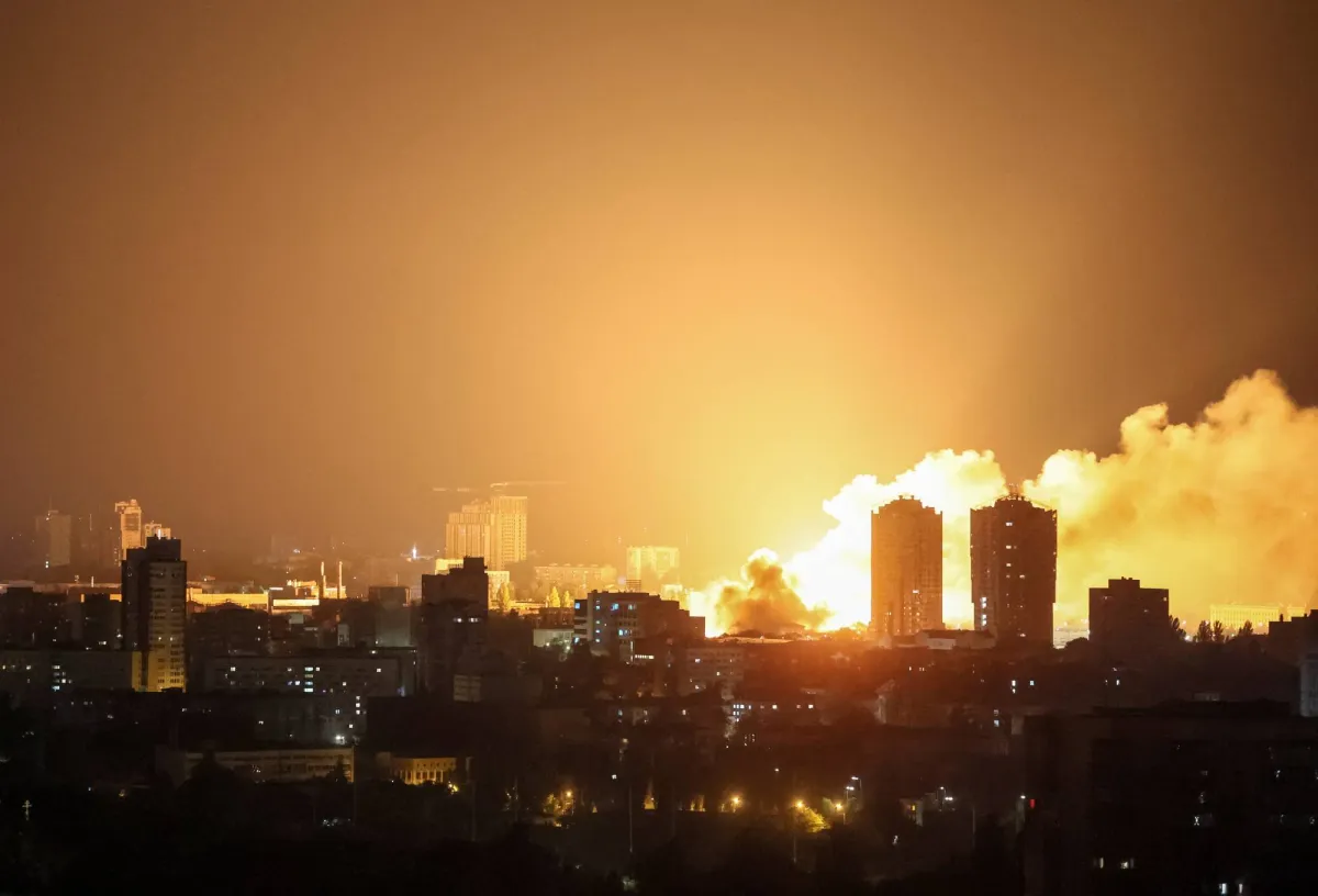 24 قتيلا وجريحا في هجوم روسي عنيف على كييف فجرا