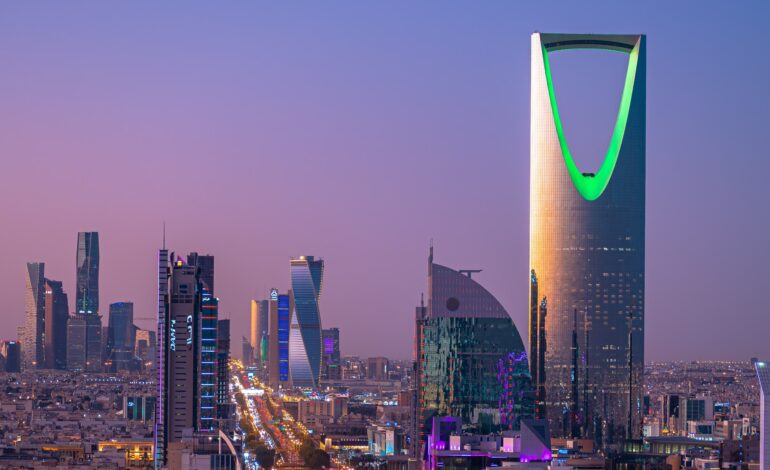 “جيه بي مورغان” يتوقع إصدار السعودية سندات بـ12.6 مليار دولار في 2025