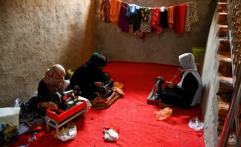 حلم نساء أفغانيات بالسفر إلى أميركا يتحول إلى كابوس بعد قرار ترمب