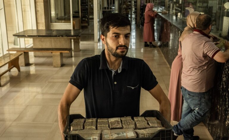 استقرار سعر صرف الليرة السورية مقابل الدولار